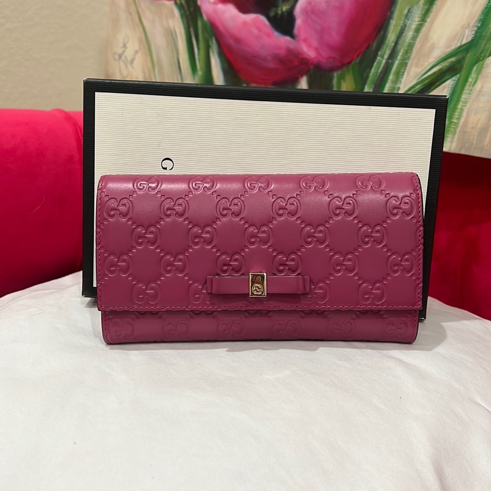 Pretty in pink Guccisimia wallet